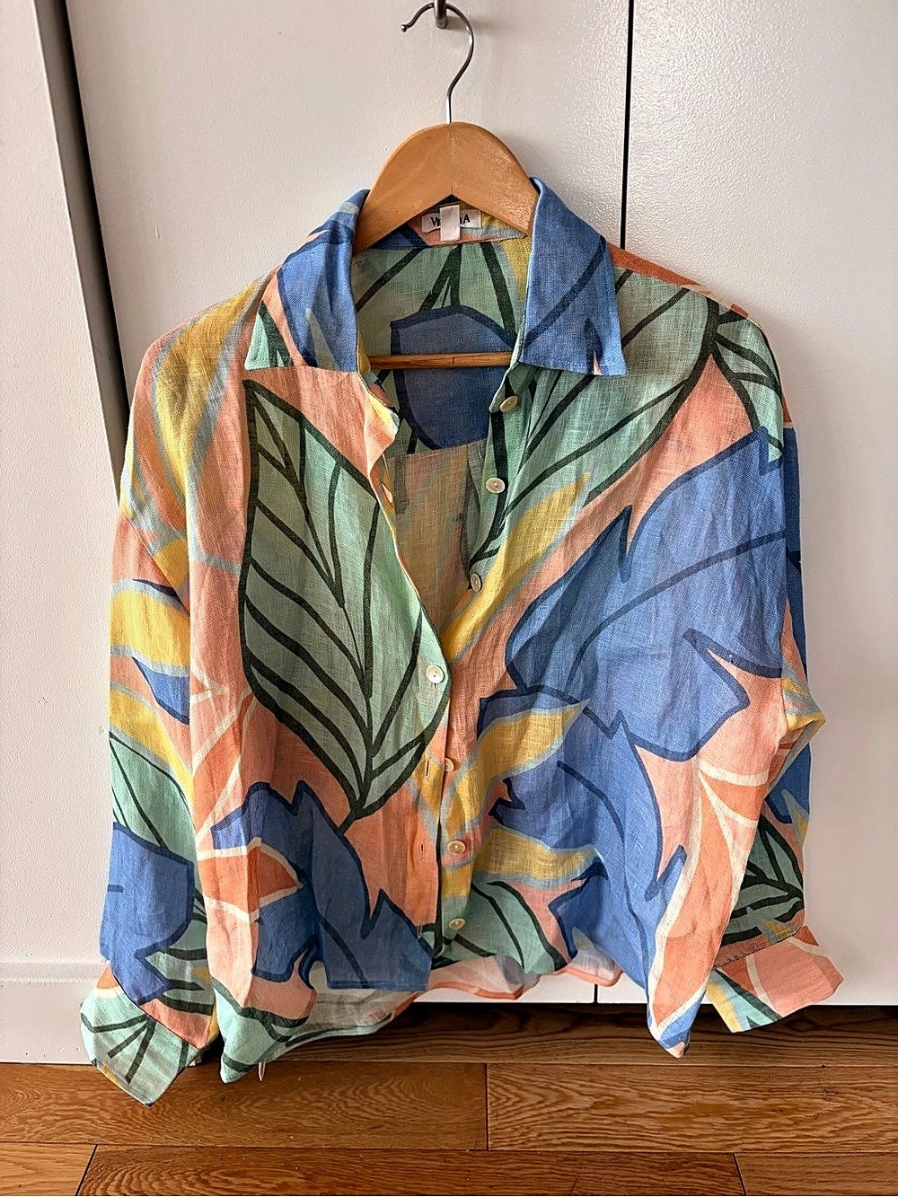 Vitamin A Tropical Print Linen Shirt & Shorts Set Size Small. Never worn